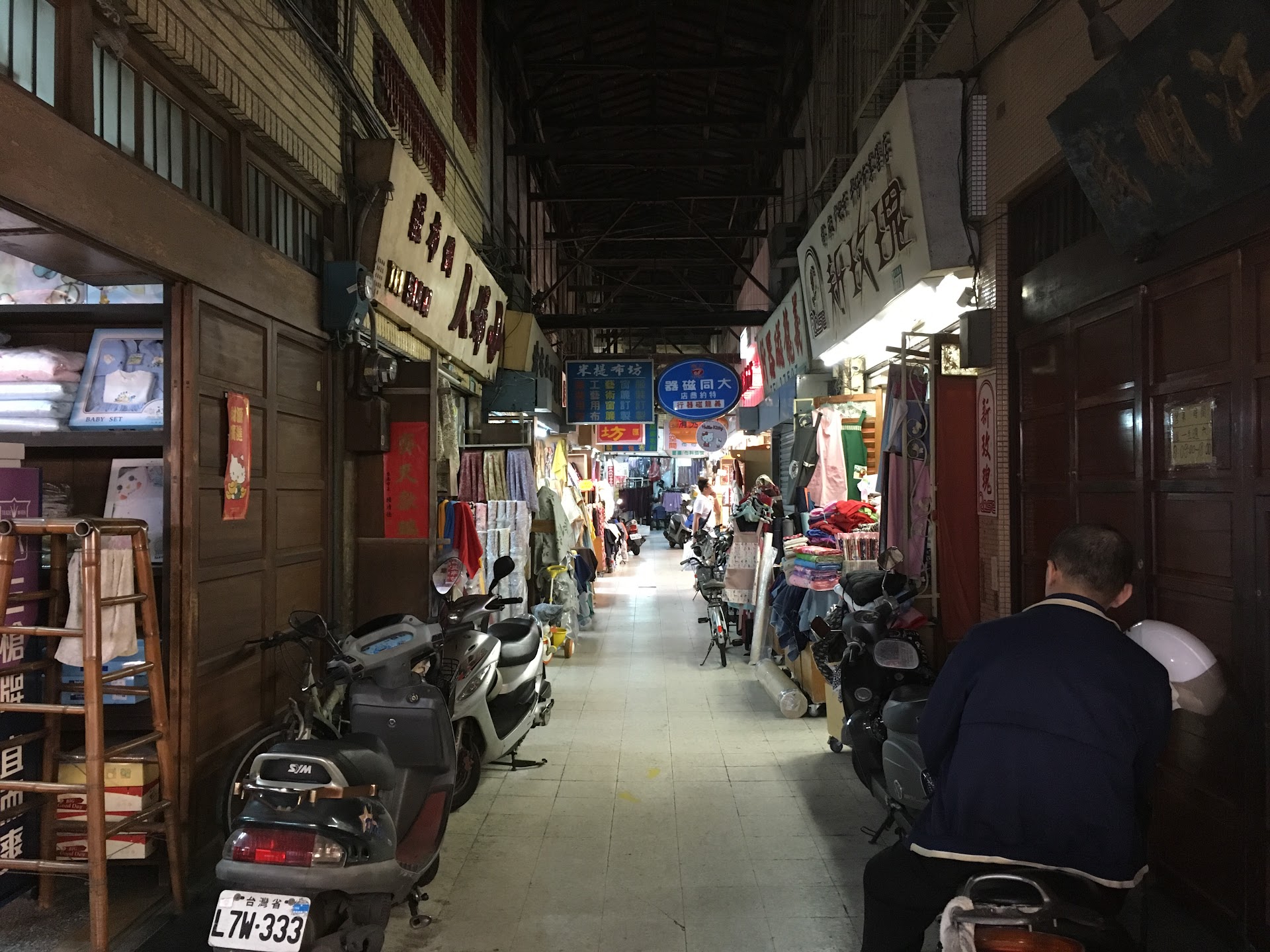 台南・水仙宮市場｜朝7時、地元民だけが知る米粉湯の路地
