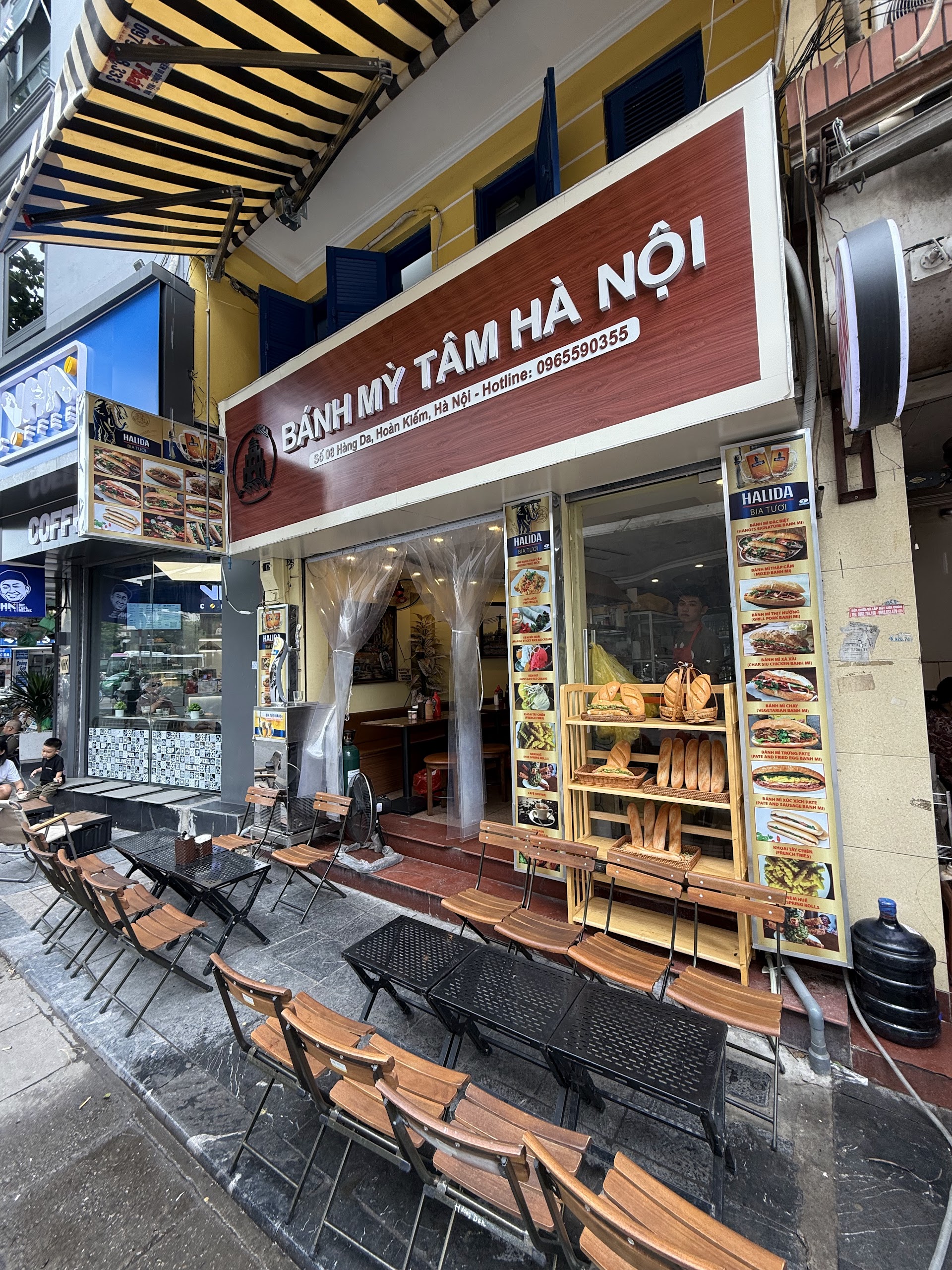 ハノイの路地で出会う、朝だけ開く絶品バインミー屋台の一日