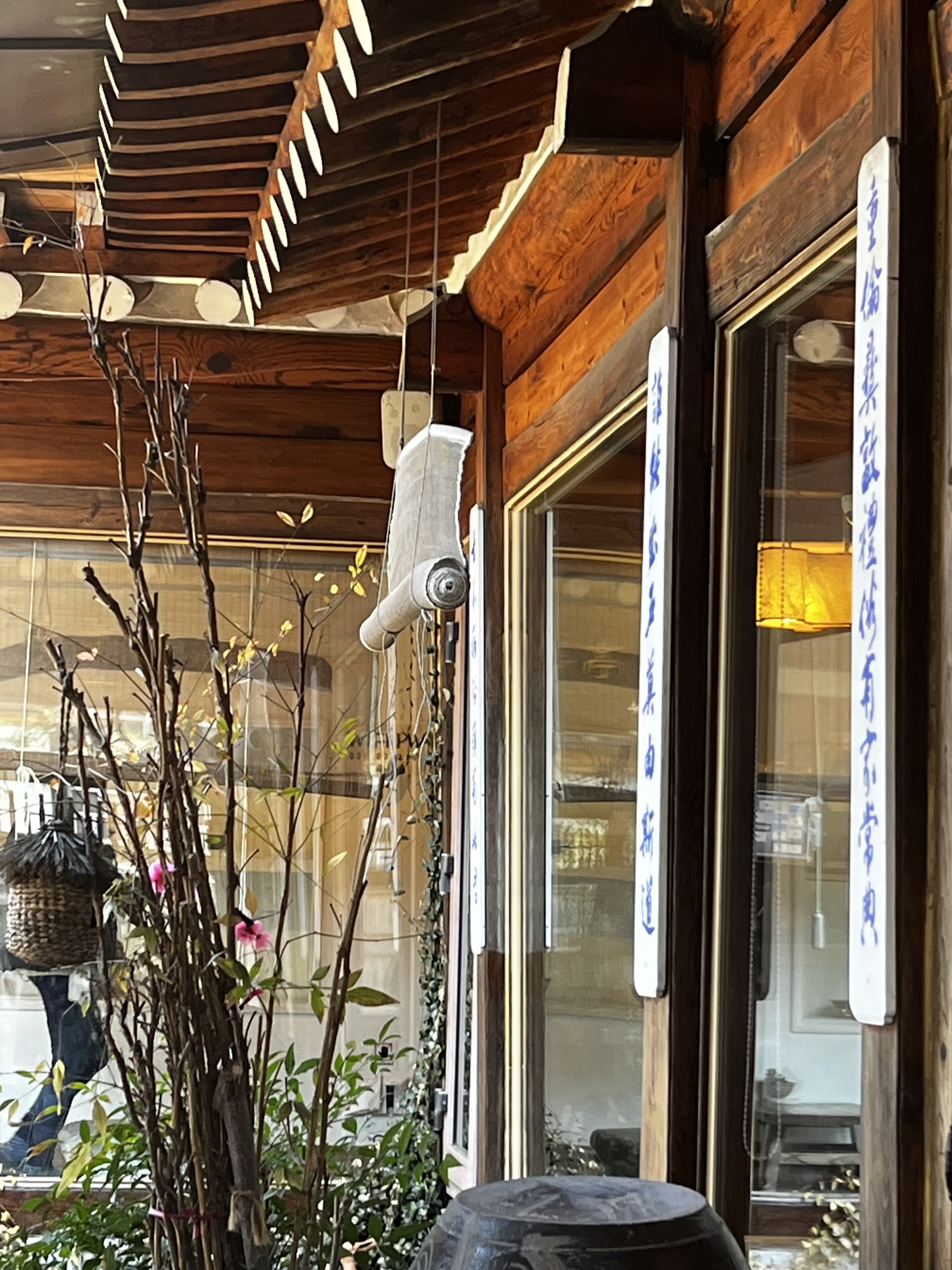 【韓国ソウル】春の北村韓屋村さんぽ｜伝統家屋とカフェ巡りの一日