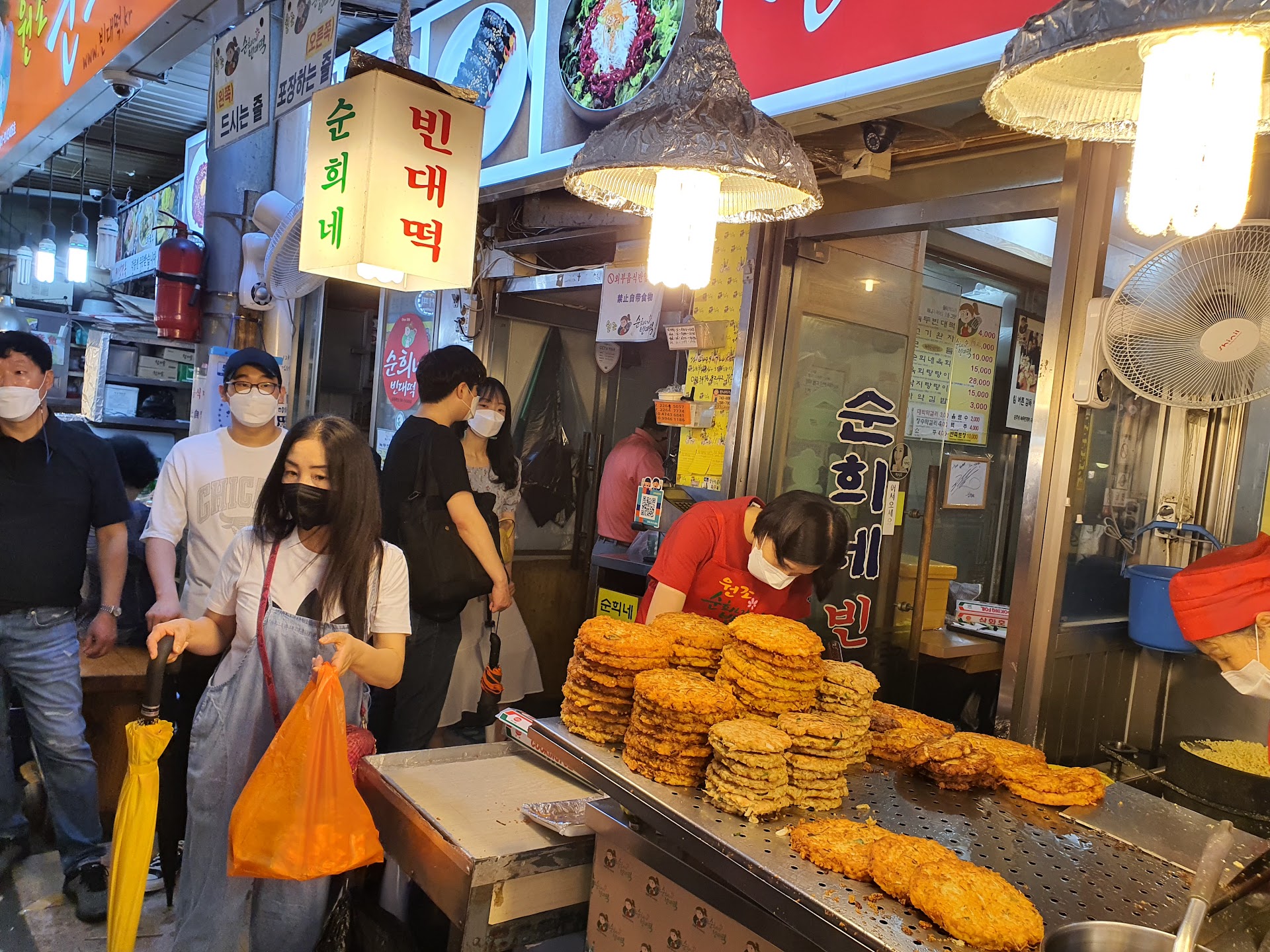 路地の煙が教えてくれた、乙支路の夜屋台【ソウル】