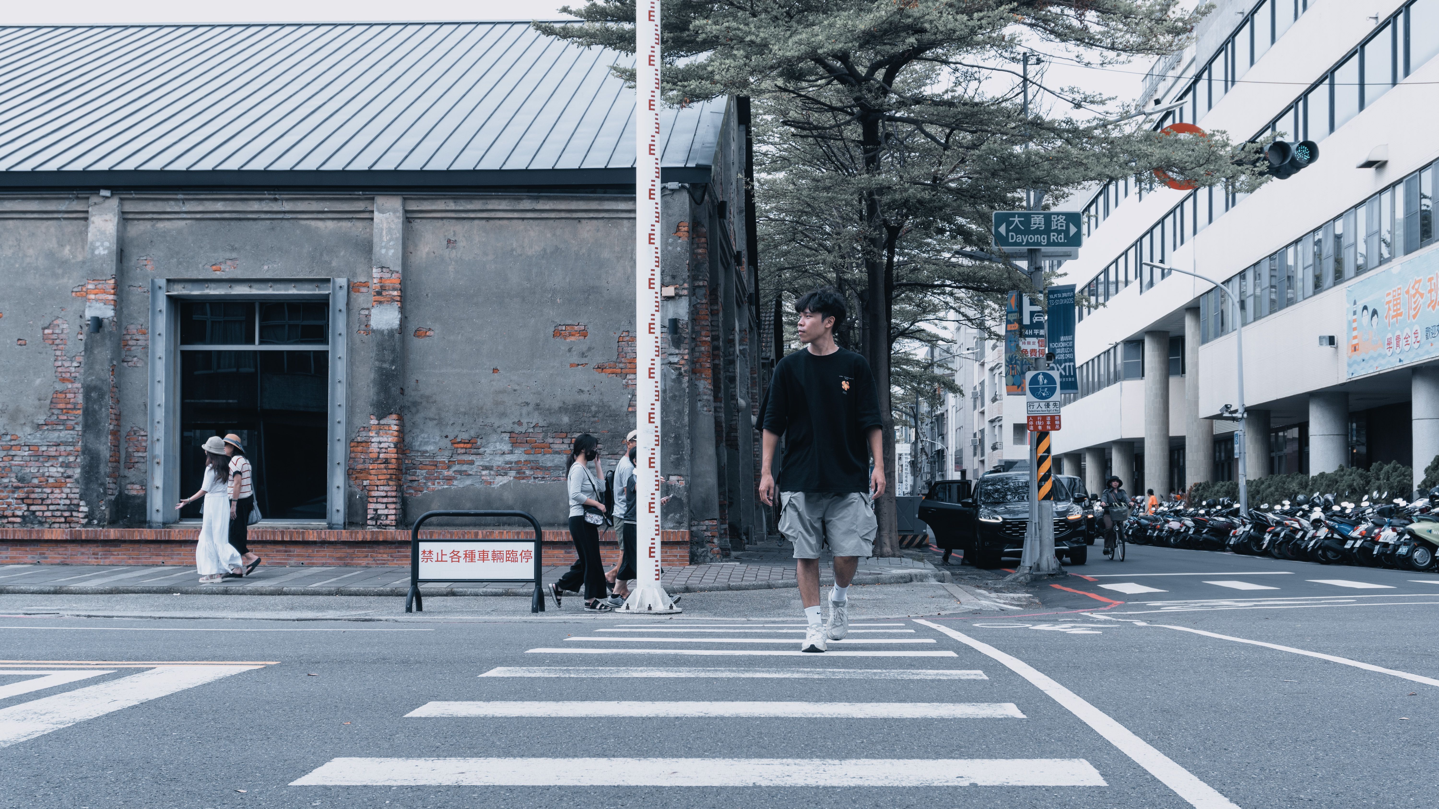 台南の百年百貨店、開店直後だけ味わえる静かな朝がある